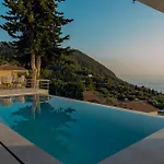 Villa Tellion Cave Áyios Nikítas
